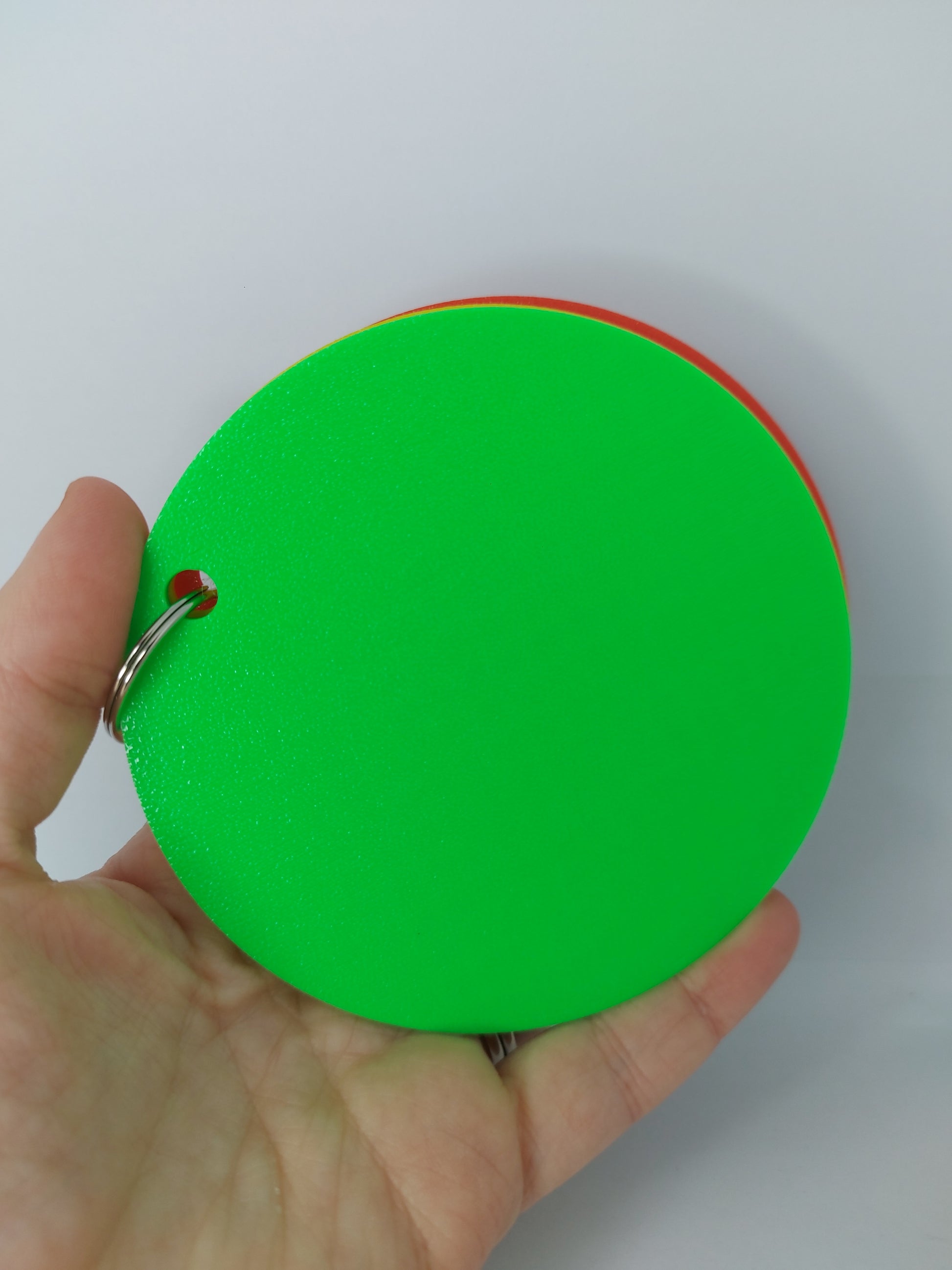 Red, yellow, green visual aid rounds for behaviour management and emotional regulation in children.